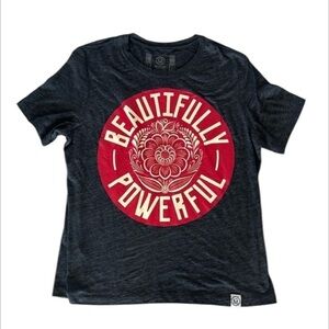 Maldicion size Large beautifully powerful graphic tee